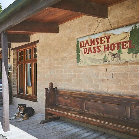 The Danseys Pass Hotel Ranfurly Exterior foto